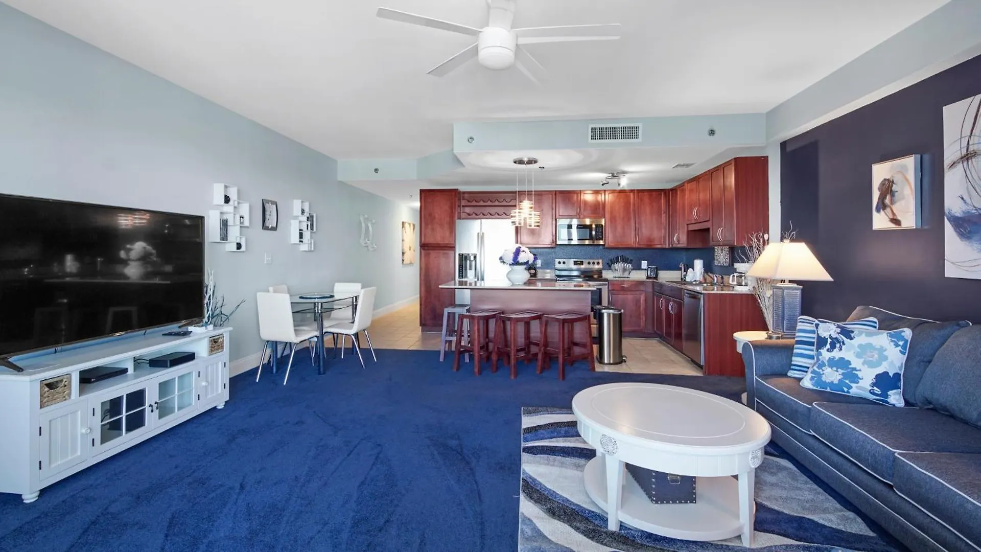Laketown Wharf 1537 Panama City Beach Apartment